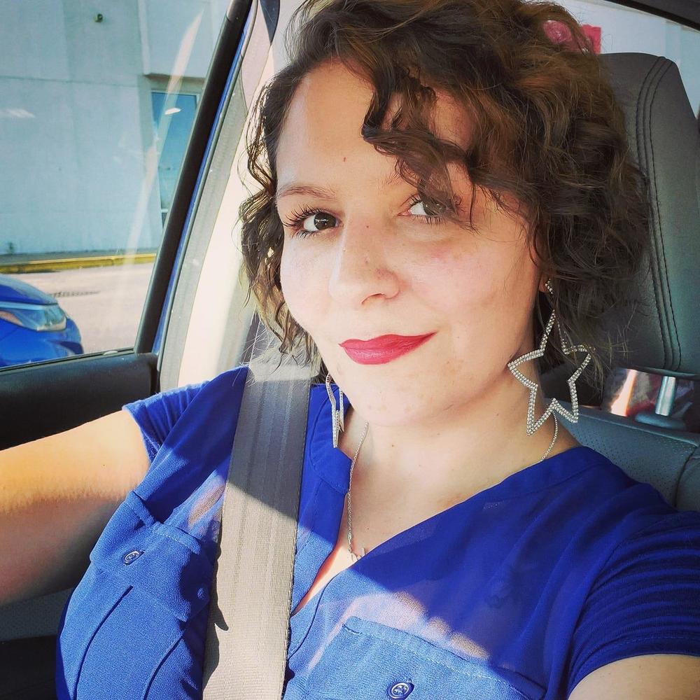 Meet your Posher, Danika